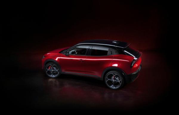 O carro compacto mais desportivo Alfa Romeo Primeiro EV Milano Com 2 opções de transmissão 156ph&240ph WLTC 240miles
