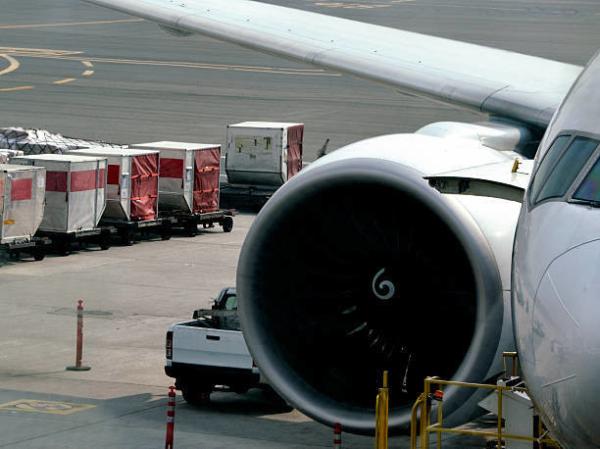 CA Carrier General Goods International Cargo Shipping Door To Door Air Freight To Hungary