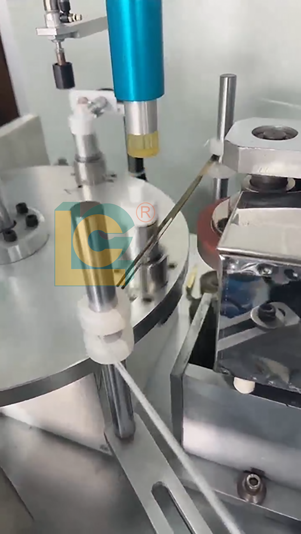 Automatic Horizontal Turntable Hot Stamping Machine TH-150/4 Four-Station Plastic Foil Embossing Machine