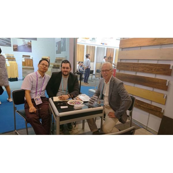 Кухня и гостиная 4mm-8mm SPC пол 100% девственный материал с сертификатом CE