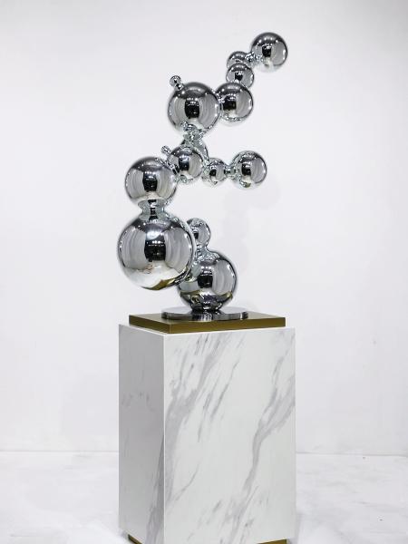 Esculptura de bolhas de metal de qualidade moderna com acabamento espelhado Consola de canto do hotel