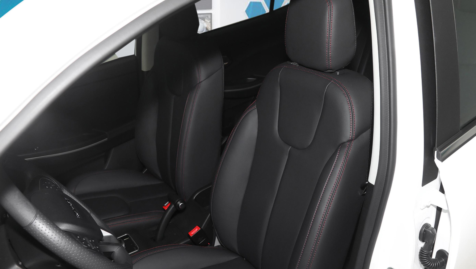 Edition Deluxe 2022 Dayun Yuehu 300 5 Portes 5 Places SUV Cltc 300Km