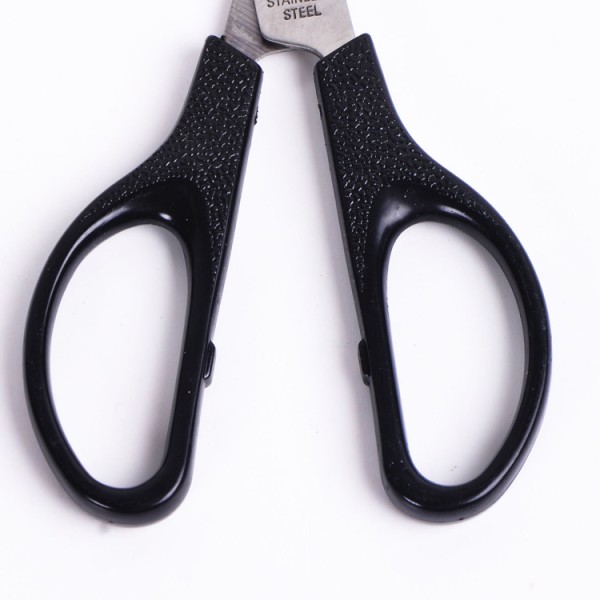 Hot selling wholesale office and school supplies 6.5 inch black multipurpose carbon steel student scissor