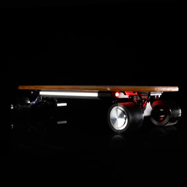 Single Motor Kids Electric Skateboard Four Wheels Scooter 20km/H Max Speed