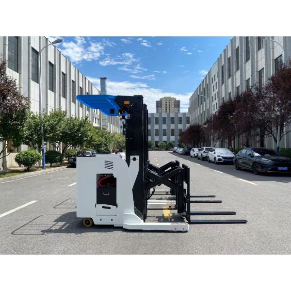 Chinese Single Scissor Reach Forklift 600kg-2000kg with 51.2V/320AH Battery Capacity