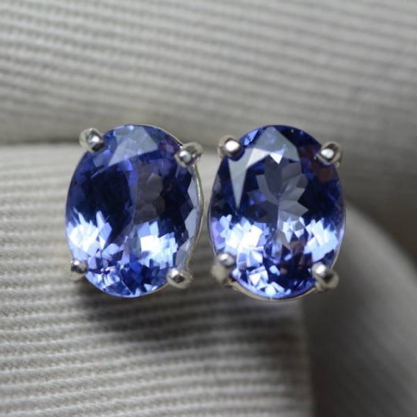 boucles d'oreille naturelles véritables de Tanzanite d'ovale de l'or 14k blanc avec la CZ