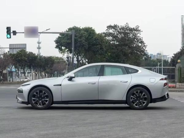 Xpeng P7i EV Sedan Car 200-300Nm Torque 5 Seats Front 4 Rear 2 Radar