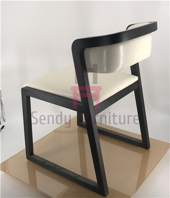 Обедать обитый кожей деревянный не предводительствует никакой подлокотник с цветом золы деревянным черным