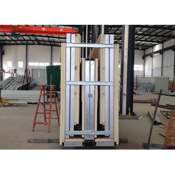 Китай Белый влагостойкий строительный сталь Металлические укрытия / Автомобильные сараи с легкой стальной рамой