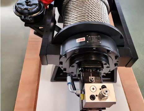 Versatile Hydraulic Winch for Demanding Applications 20 X 10 X 12 Inches Power Source Hydraulic