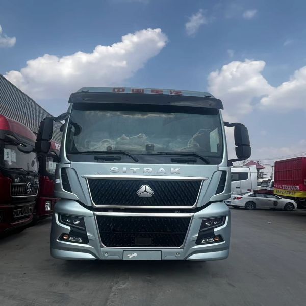 430hp Used Tractor Trailer Sinotruk Howo C9 10 wheels manual diesel