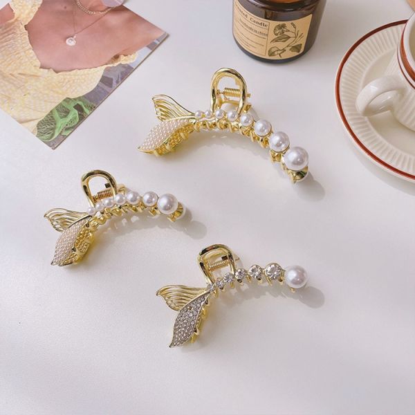 2025 New Fish Tail Temperament Pearl Hairpin Shark Clip