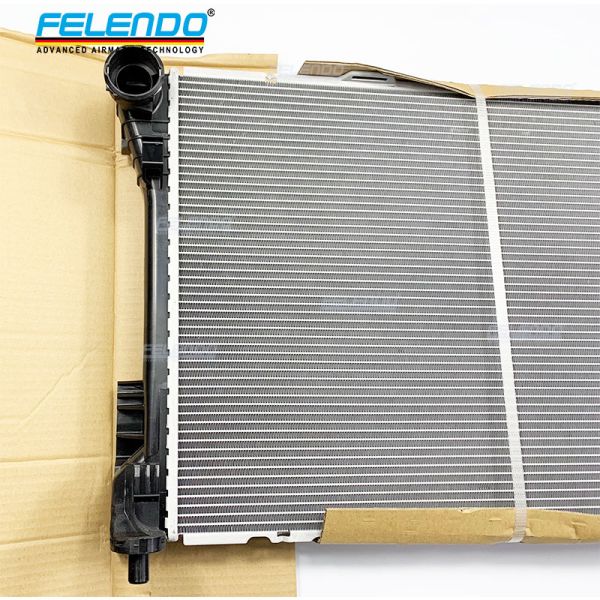 Radiator Car Radiator Condenser Mercedes-Benz W212 W204 W218 X204 R172 0995002703