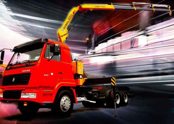 XCMG 5 Ton Transportation Folding Boom Crane / Lorry Mounted telescopic mobile crane
