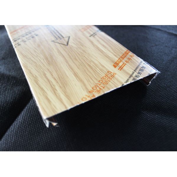 Деревянный c - форменный закрытый алюминиевый потолок прокладки прямо/скосил уго