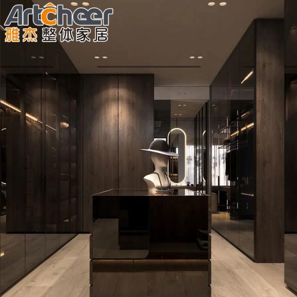 Mobiliário de quarto de madeira de design moderno com porta de vidro e armários