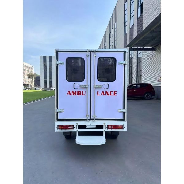 Gasoline Ambulance Tricycle Three Wheeler 250cc Water Cooled Engine With Stretcher And First Aid Kit And Four Rear Tyres And Reinforced Chassis Keel For First Aid Use