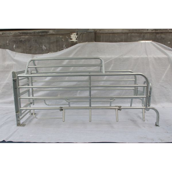 Customized Sow Joy Farrowing Pens , High Strength Breeding Crate For Pigs