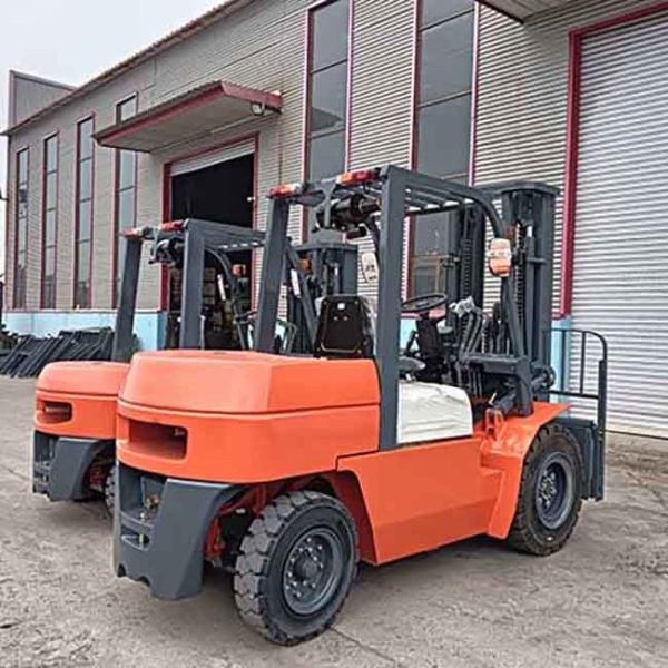 Double Front Tires Gasoline Forklift Nissan GK25 5 Tonne Counterbalance Forklift