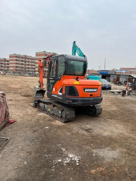Good Condition Second Hand DOOSAN DX60 Excavator Original Paint and Energy-Saving