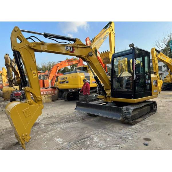 Used CAT 305.5E2 Mini Crawler Excavator with 0.22 m3 Bucket Capacity in Good Condition