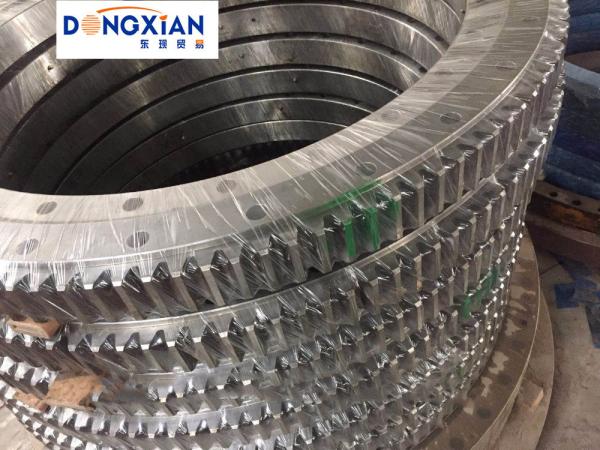 Komatsu Excavator Slewing Bearing For PC200-8 PC360-6 PC220-7 Construction Machinery