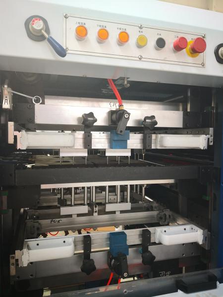 Machine de découpe automatique à matrices à décapage à la vitesse maximale de coupe 8500s/h,épaisseur de feuille: Carton ondulé: ≤ 4 mm Carton:0.1-3 mm