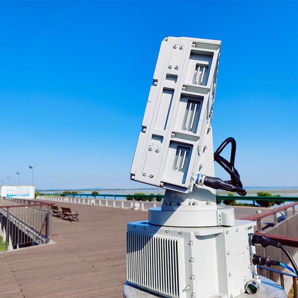 Waterproof IP68 Counter Drone Cuboid Design Superior Performance Radar For Drone Detection
