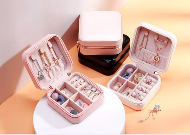 Кожа PU коробки случая ювелирных изделий Pantone стильной коробки серьги бархата лоснистая