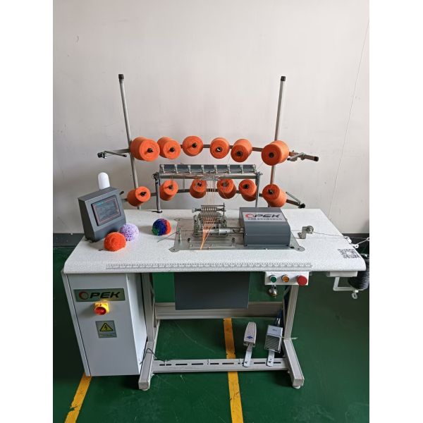 Commercial Fashionable  Beanie  Pompom Hat Machine
