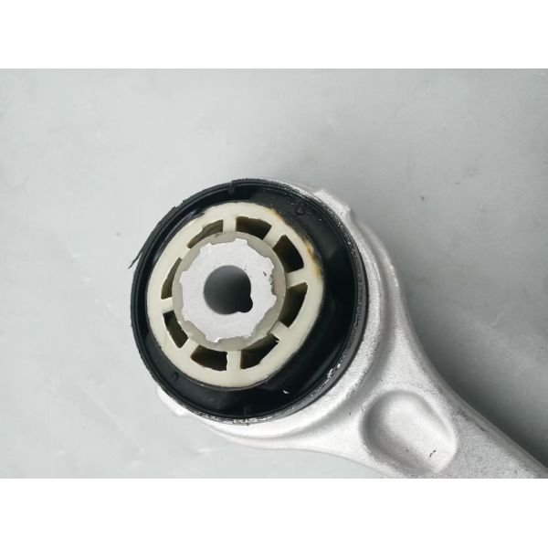 High quality left front lower control arm 205 33015 05 for Benz