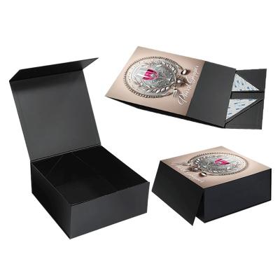 Caixa de embalagem de conjunto de vidro de banquete com acabamento de logotipo UV personalizado e fecho magnético dobrável