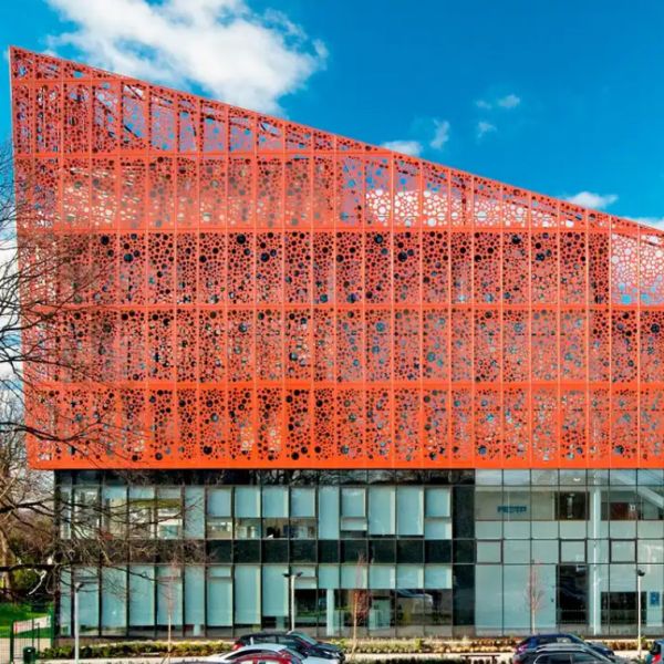 Panes de acero cortados por láser con soplado de arena Diseño moderno