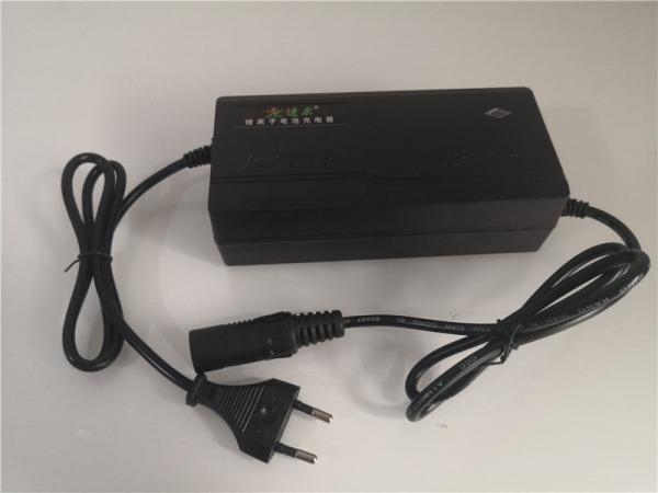 le chargeur 13s 48v de batterie au lithium 640W a produit 54.6v 10a pour le scooter électrique de vélos