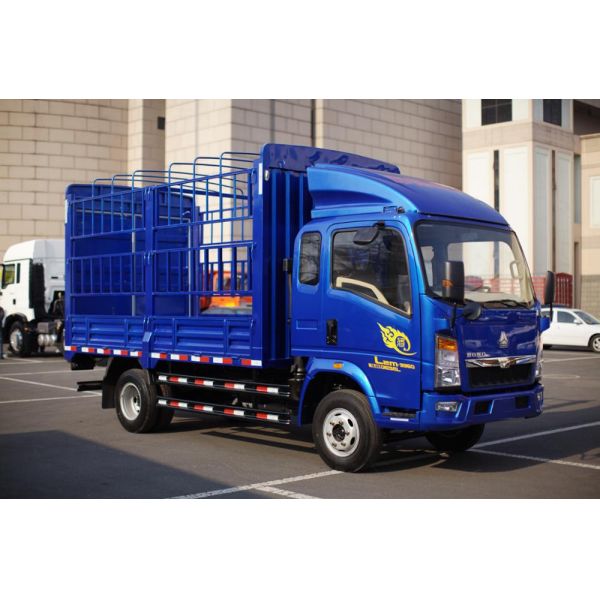 For sale sinotruk HOWO 8*4 stake box lorry 371 hp big volume