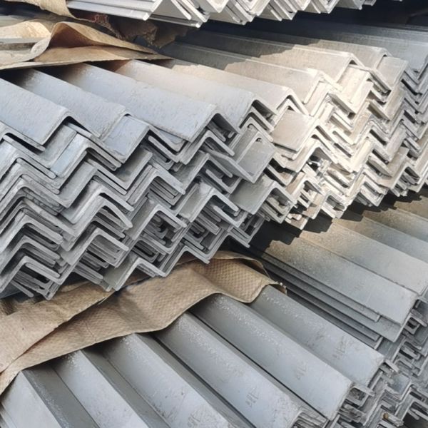 Corrosion Resistance S31635 Stainless Steel Angle Bar Profile Brush Finish For Auto Doors And Roof