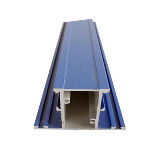 O pó azul revestiu os perfis de alumínio para materiais de construção da decoração