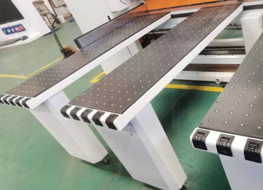 La poutre de commande numérique par ordinateur d'ordinateur automatique a vu panneau de machines ont vu qu'échangeant la coupe de poutre a vu