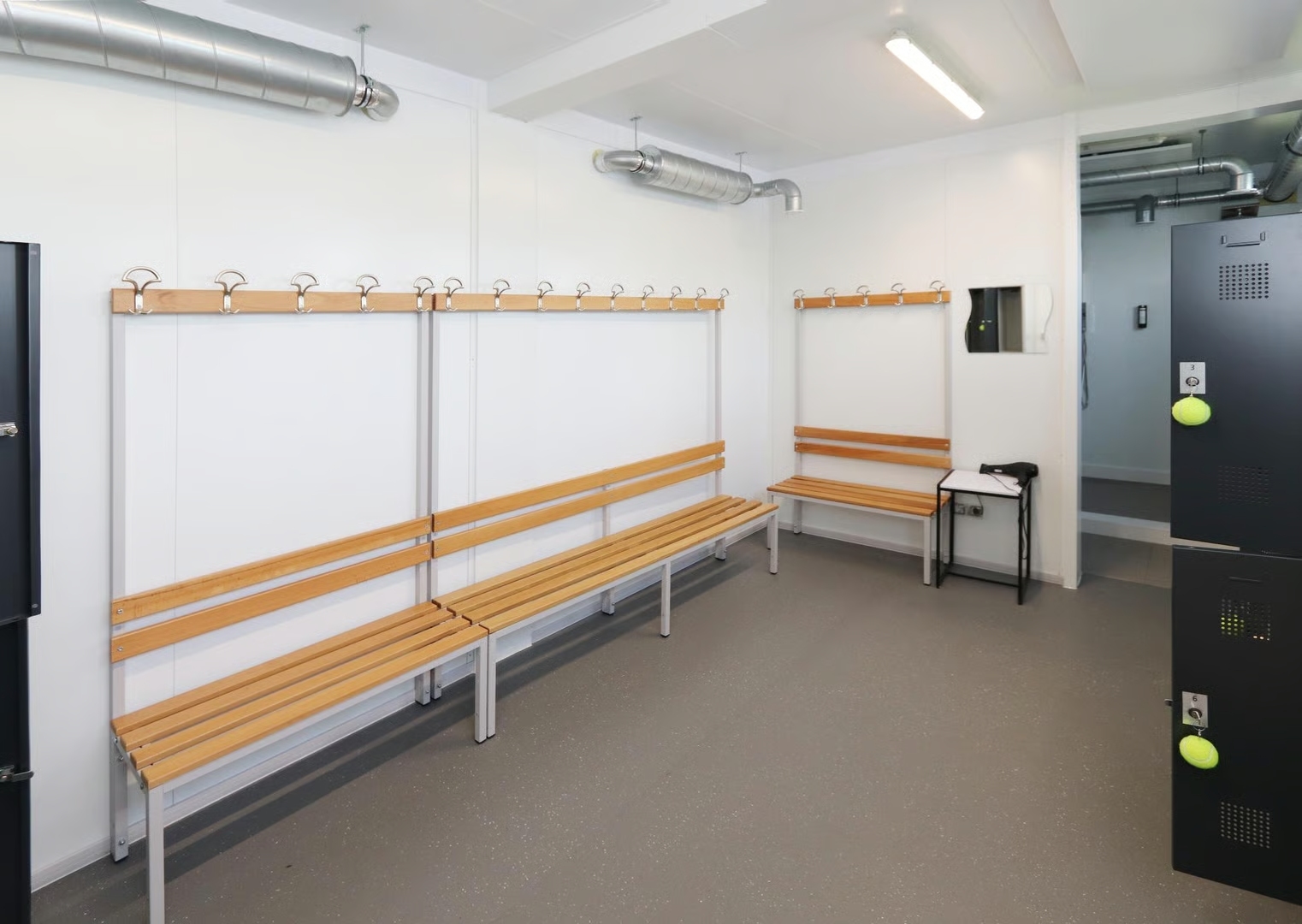 Prefabricated Container Office House with Modern Interior Design for Corporate and Industrial Business Applications