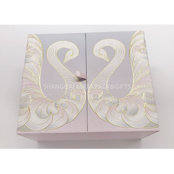 Curated Pretty Branded Gift Boxes , Deluxe Personalized Gift Boxes For Weddings 2 Sides Opening
