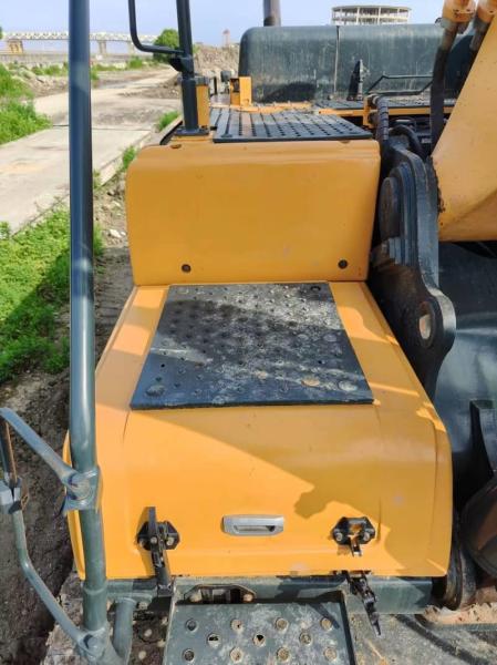 Used Hyundai 520 Large Scale Excavator Powerful Performance