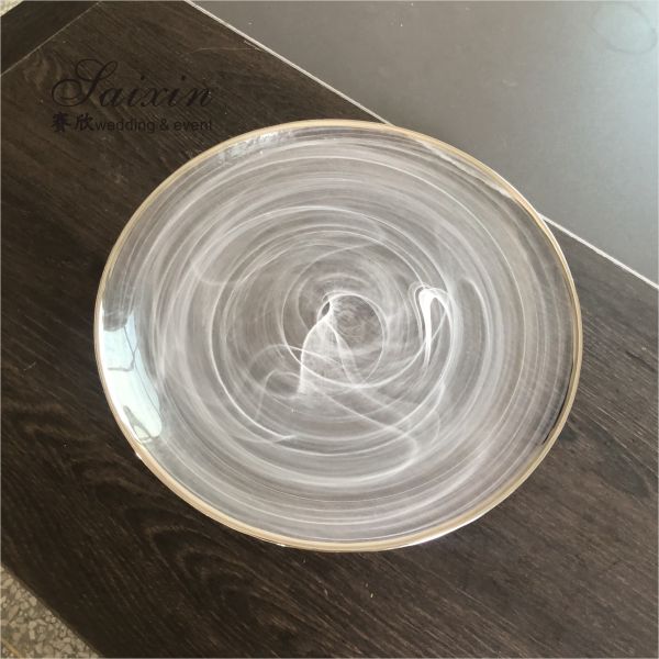 Золотая бриллиантовая салфетка и кольцо на свадебный стол