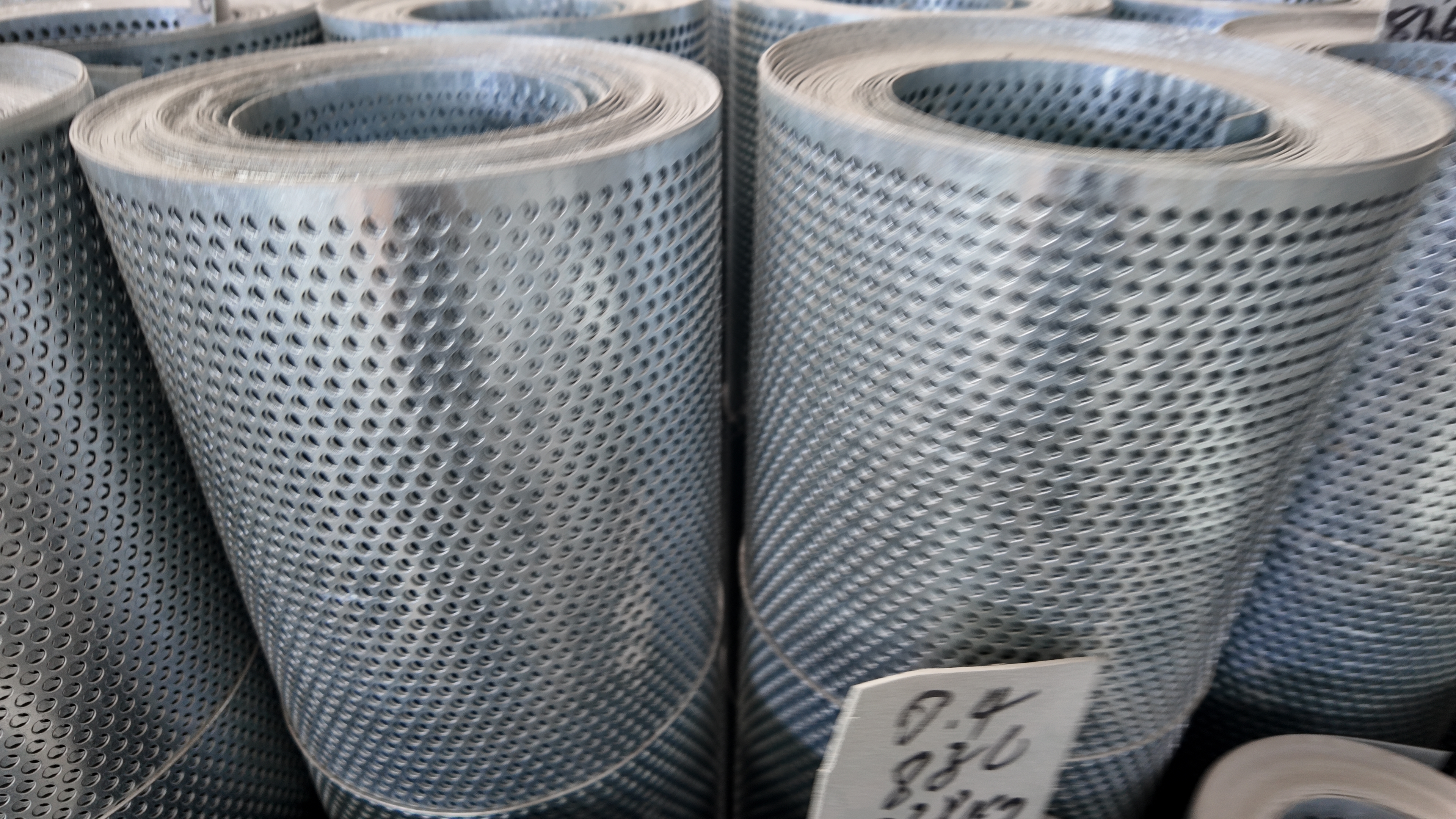 Custom Hole Size Galvanized Perforated Metal Coil Roll In Stock