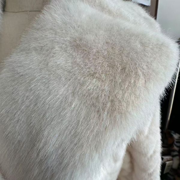 Women Faux Fur Coat Ecofriendly Fur Coat Sizes S44 To XL50 Support Customization Perfect For Winter Fashion