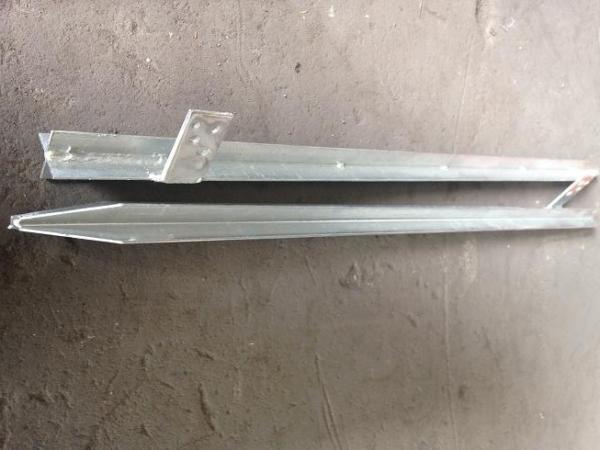 Low Carbon Steel Metal Fence Accessories / Metal Ground Spikes For Fence