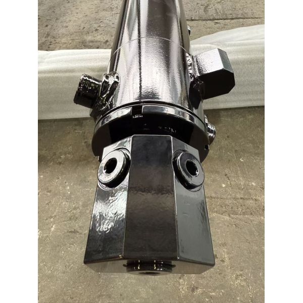 Hard Chrome Plated 2550mm Stroke Telescopic Hydraulic Cylinder With Rod End Oil Passage