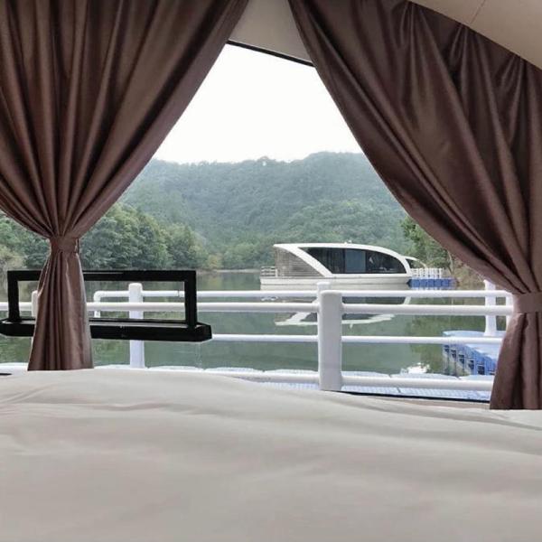 Bateau flottant de conception en aluminium Hôtel maison Bateau de pêche nage