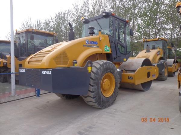 14 Ton Road Roller XS143J 100kw Single Drum Roller , Vibratory Soil Compaction Equipment