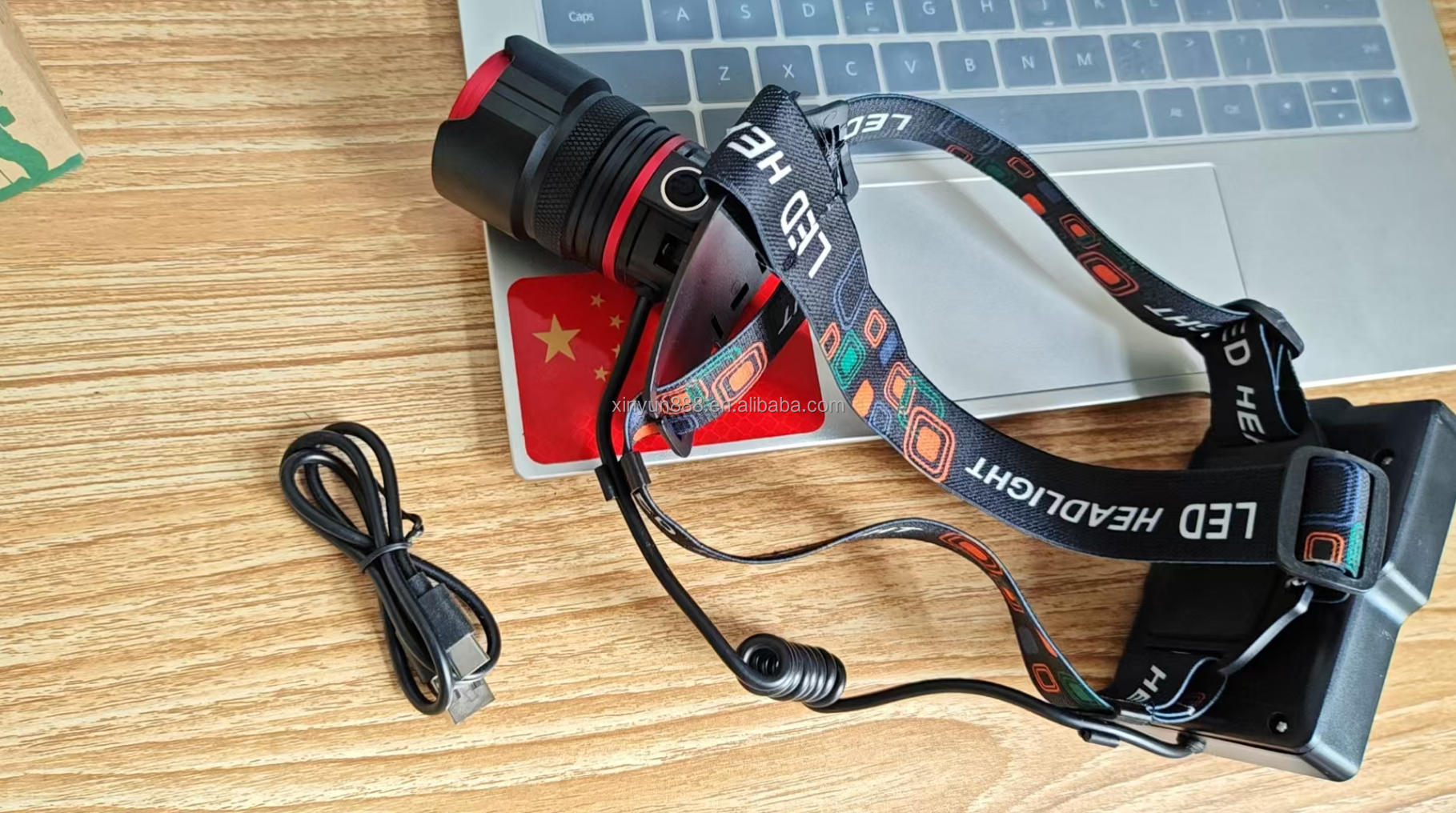 Cross-border Charging Outdoor Night Fishing Camping Hiking Emergency Lamp Induction Stretching Zoom Warning Strong Head Lamp
