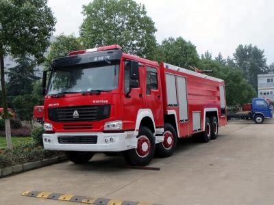 Caminhão de 24 toneladas do sapador-bombeiro da espuma da água 8x4, motor pesado da série do carro de bombeiros D10 do salvamento